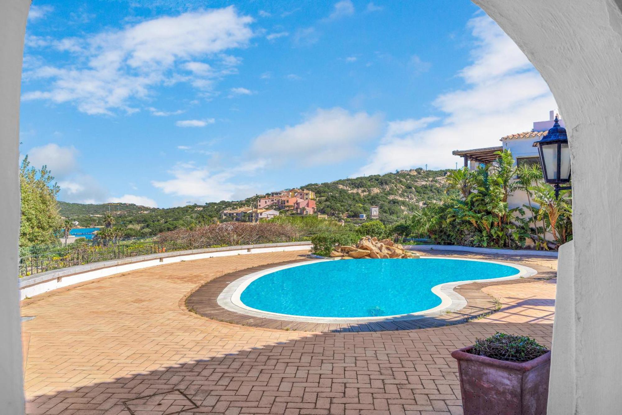 -Luxury- Torretta Con Piscina E Spiaggia A 300 Mt Liscia di Vacca Exterior photo